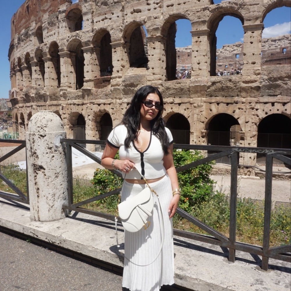 Meshki Pleated Set - Picture 2 of 3